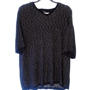 3 quarter sleeve V neck T